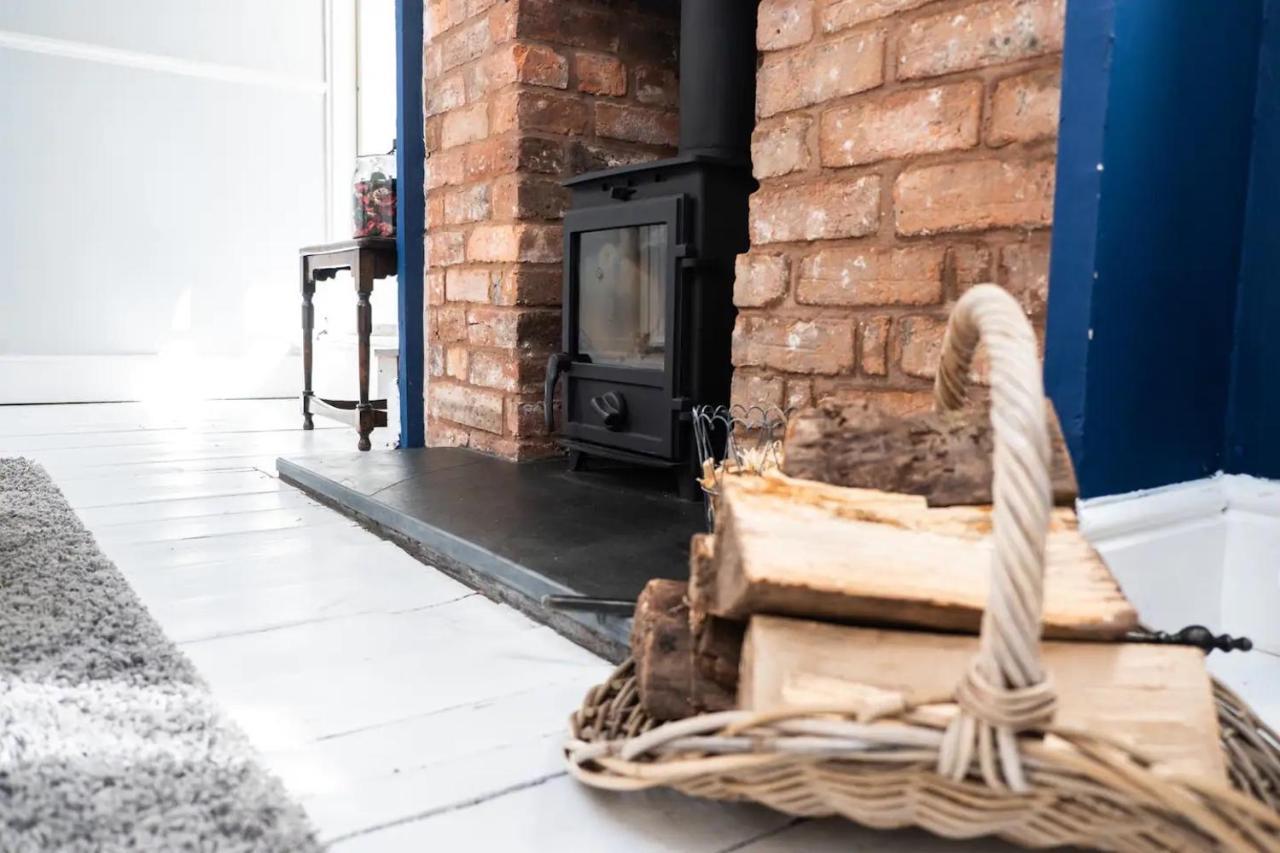 Cute Self Catering Flat In The Brecon Beacons Apartment คริกเฮาเวลล์ ภายนอก รูปภาพ